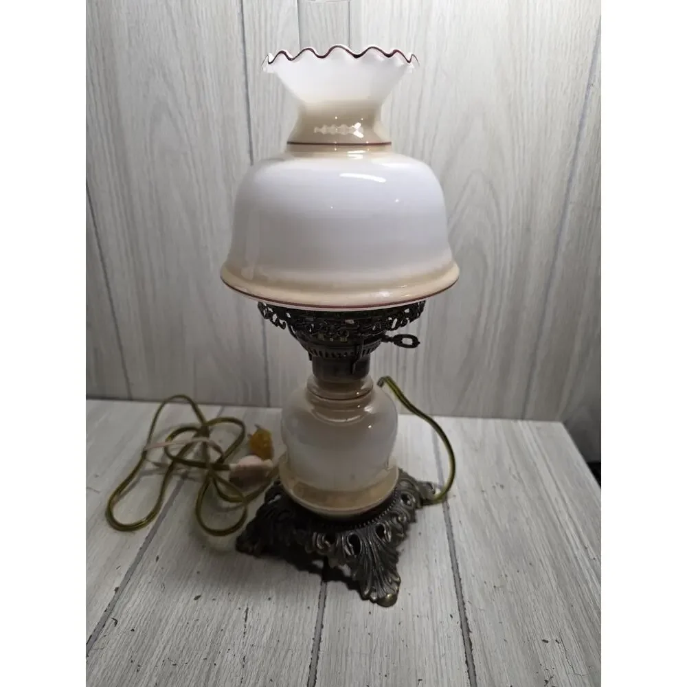 Vtg Hurricane Parlor Desk Lamp Roses Rose Hips Berries Metal Base Stand 15.5”